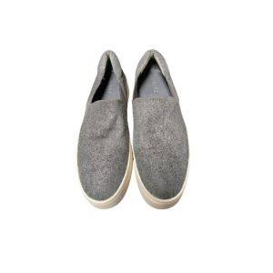 Vince Camuto sneaker